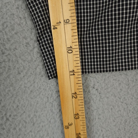 Chicos Shorts Womens 1.5 US 10 Black White Check Plaid Bermuda Lightweight FLAW - Picture 6 of 12